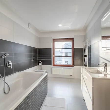 Kokorin Apartments Apartman