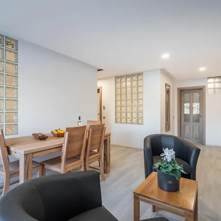 Kokorin Apartments شقة