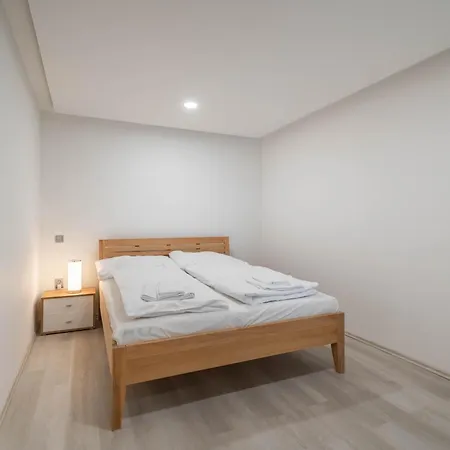 Kokorin Apartments Apartman *