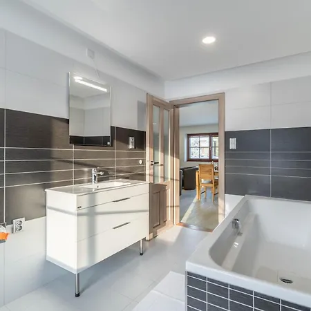 Apartman Kokorin Apartments