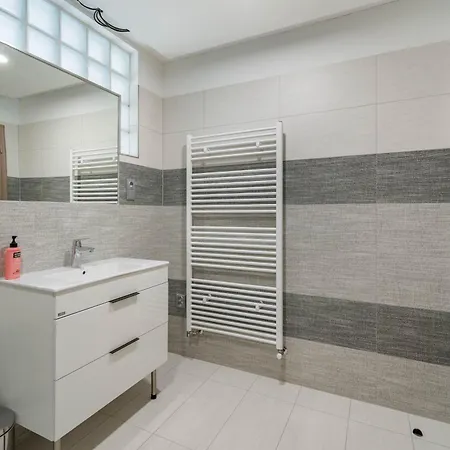 شقة Kokorin Apartments Kokorin